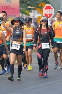 BIB: 100, 46800, 45132, 45070
                            <button type="button" onclick="openModal(9913261)" class="btn btn-primary btn-sm float-right btn-popup" data-toggle="modal" data-target=".modal-high-quality">
                        <i class="fas fa-shopping-cart"></i> Add to Cart
                    </button>
                                            <button type="button" onclick="isThisMe(9913261, true)" class="btn btn-success btn-sm float-right btn-popup btn-isme hidden" data-toggle="tooltip" data-placement="bottom" title="นี่คือรูปของคุณใช่ไหม คลิกที่นี่เพื่อเอาเข้าอัลบั้ม">
                        <i class="fas fa-plus"></i> Add to album
                    </button>
                    <button type="button" onclick="isThisMe(9913261, false)" class="btn btn-warning btn-sm float-right btn-popup btn-isnotme hidden">
                        <i class="fas fa-ban"></i> Remove from album
                    </button>